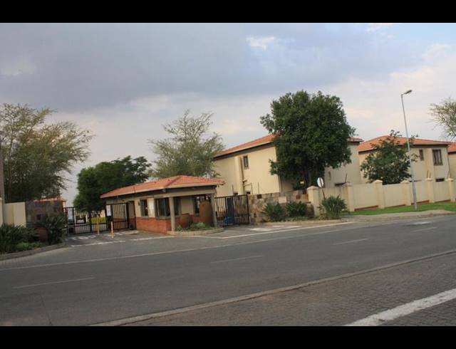 2 BEDROOM APARTMENT FOR SALE IN NOORDWYK